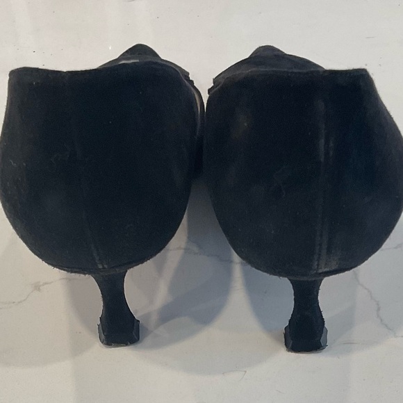 Manolo Blahnik Bottopla…Women's kitten heel black suede pumps….38.5 - Picture 3 of 10